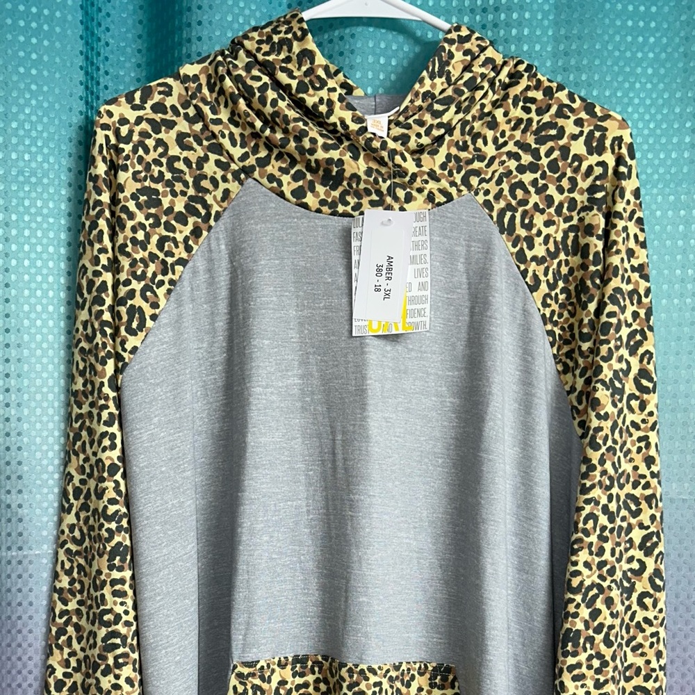 NWT Lularoe 3XL gray leopard pullover Amber hoodie